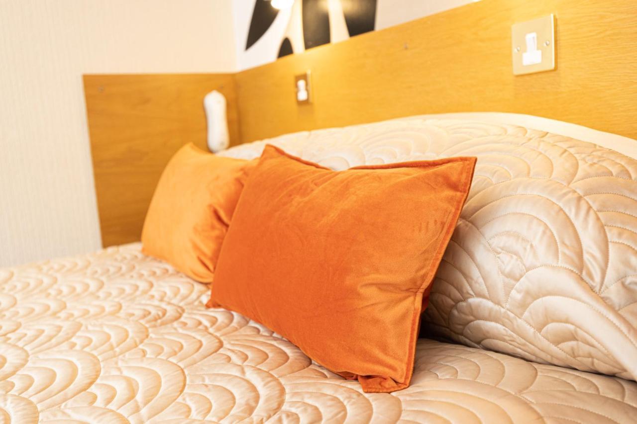 Park Manor Hotel Скарбъро Екстериор снимка