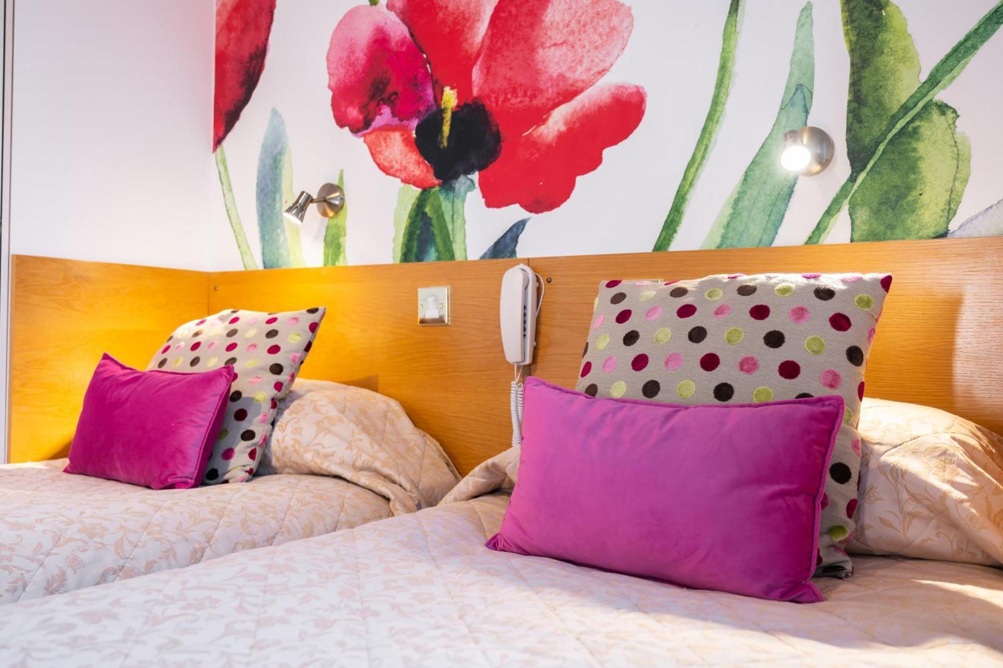 Park Manor Hotel Скарбъро Екстериор снимка